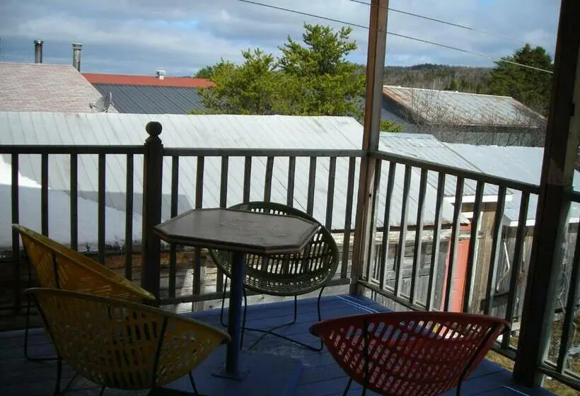 スタンダードルーム, Gîte Des Hauteurs Et Café De La Place