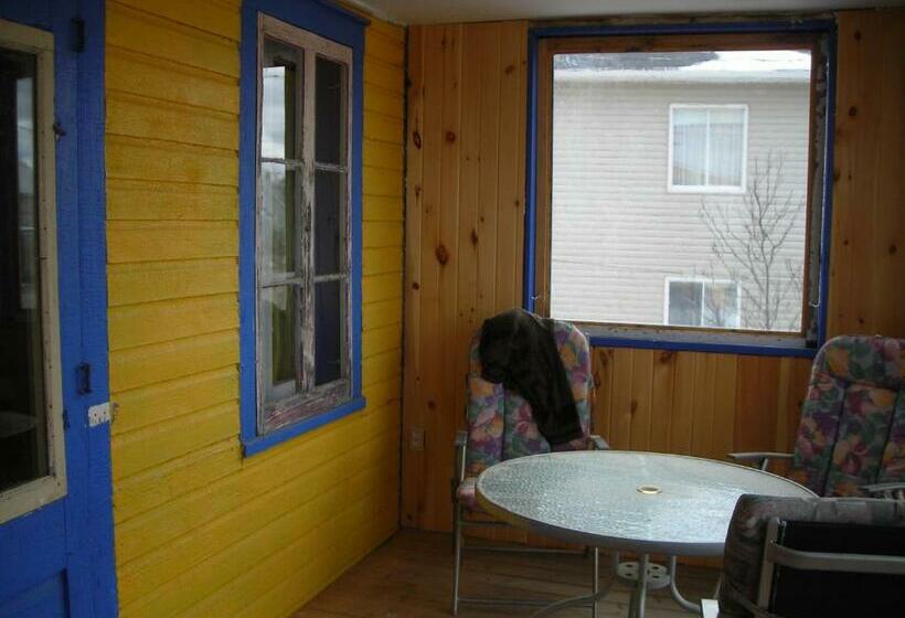 Номер Стандарт, Gîte Des Hauteurs Et Café De La Place