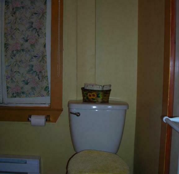 Номер Стандарт, Gîte Des Hauteurs Et Café De La Place