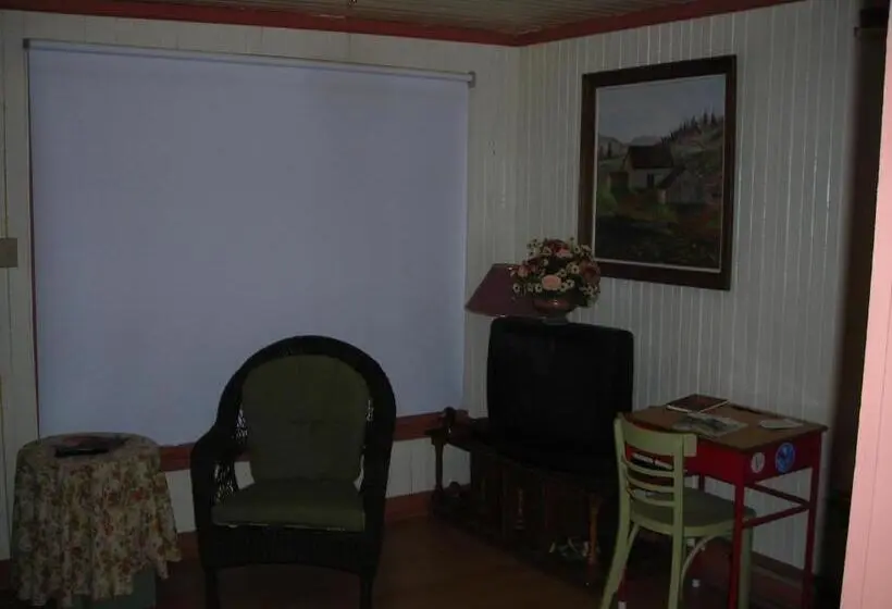 スイート, Gîte Des Hauteurs Et Café De La Place