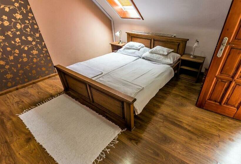 Номер Стандарт, Bástya Panzió és étterem