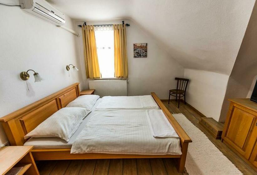 Номер Стандарт, Bástya Panzió és étterem