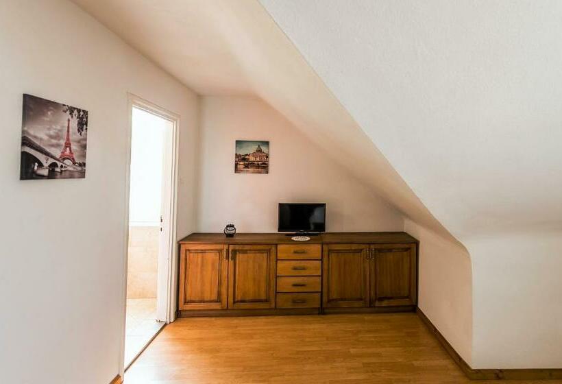 Номер Стандарт, Bástya Panzió és étterem