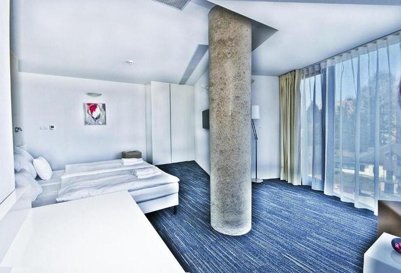 豪华房间, Fabrika