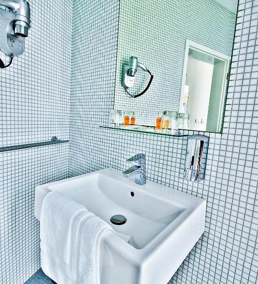 高级客房, Fabrika