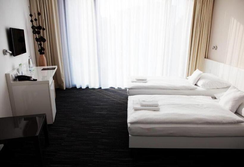 高级客房, Fabrika