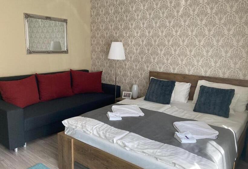 Полулюкс, Libra