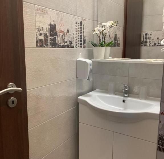 Полулюкс, Libra