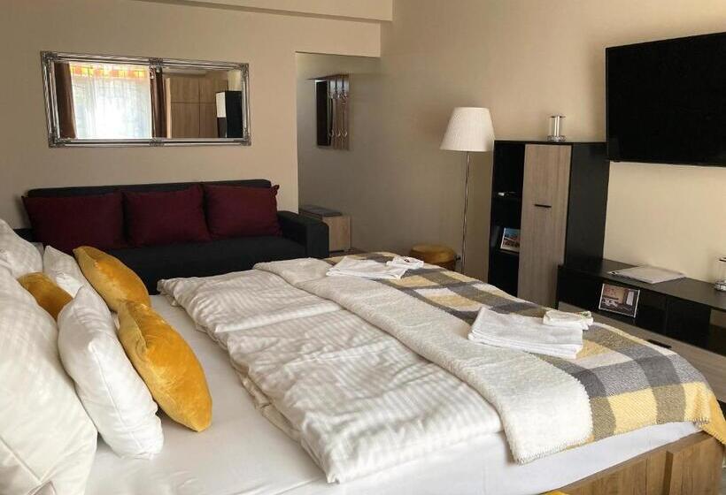 Полулюкс, Libra