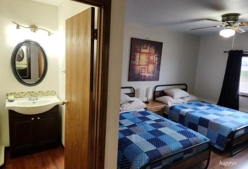 ファミリールーム, Midway Motel