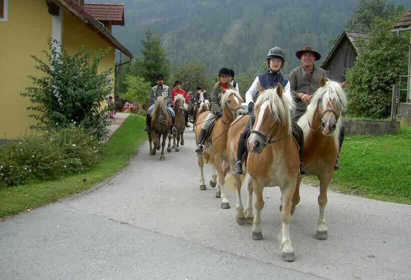 家庭间, Gasthof Neuwirt