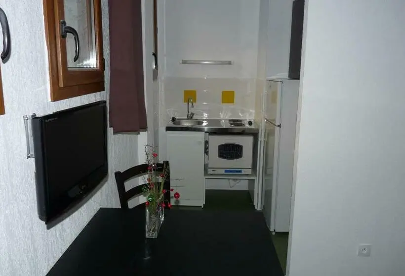 スタンダードスタジオ, Residence Adrechas Et Spa