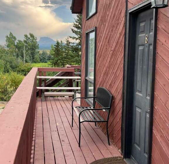 جناح مزوَّد بشرفة, Bear Country Inn And Suites