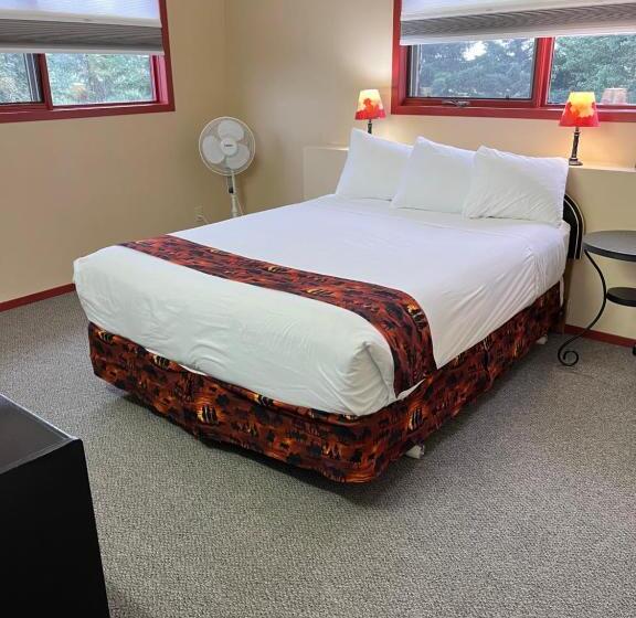 Люкс 2 Спальни, Bear Country Inn And Suites