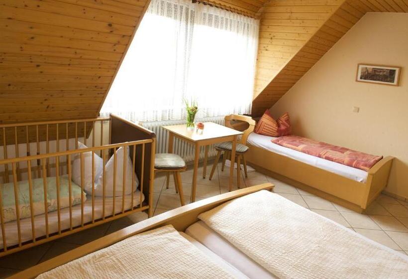 חדר סטנדרט לשלושה, Gasthof Zum Kreuz