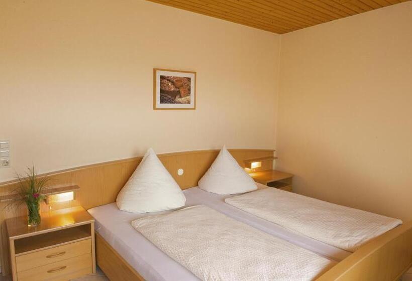 חדר סטנדרט לשלושה, Gasthof Zum Kreuz