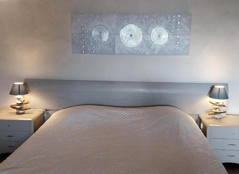 Семейный Номер, Chambres D Hotes Manoir Le Cristal  Futuroscope à Petit Prix