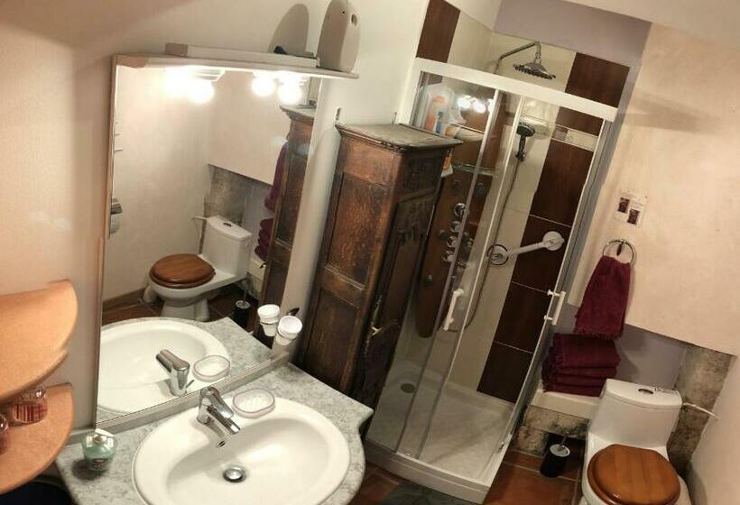 غرفة قياسية رباعية, La Carrière