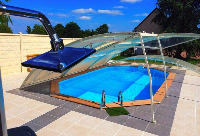 غرفة عائلية, La Carrière