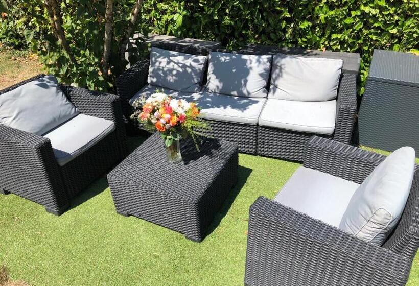 غرفة قياسية رباعية, La Carrière