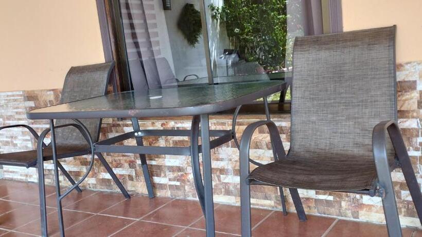 غرفة عائلية, Maguey