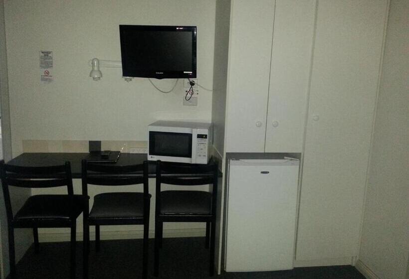 إستديو عائلى, Bargo Motor Inn