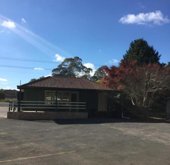 إستديو عائلى, Bargo Motor Inn