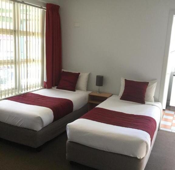 إستديو عائلى, Bargo Motor Inn