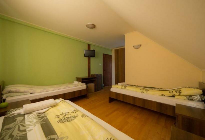 标准三人间, Bíbic Vendégházak