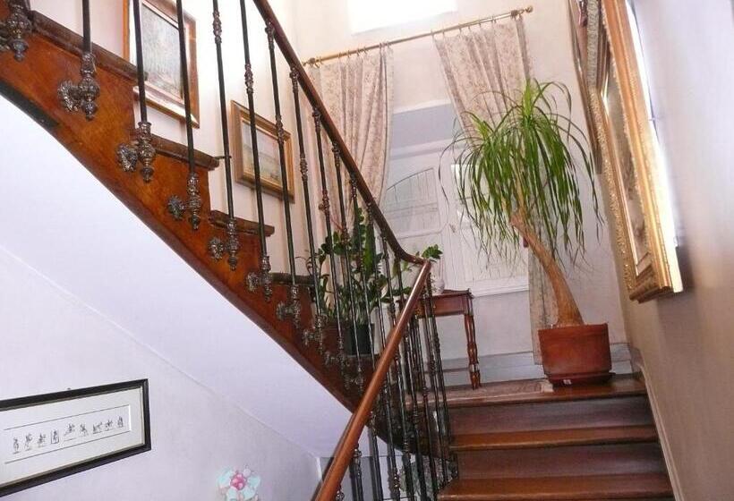 Номер Стандарт, Chambres D'hôtes Saint Roch