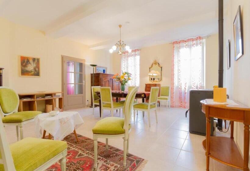 Номер Стандарт, Chambres D'hôtes Saint Roch