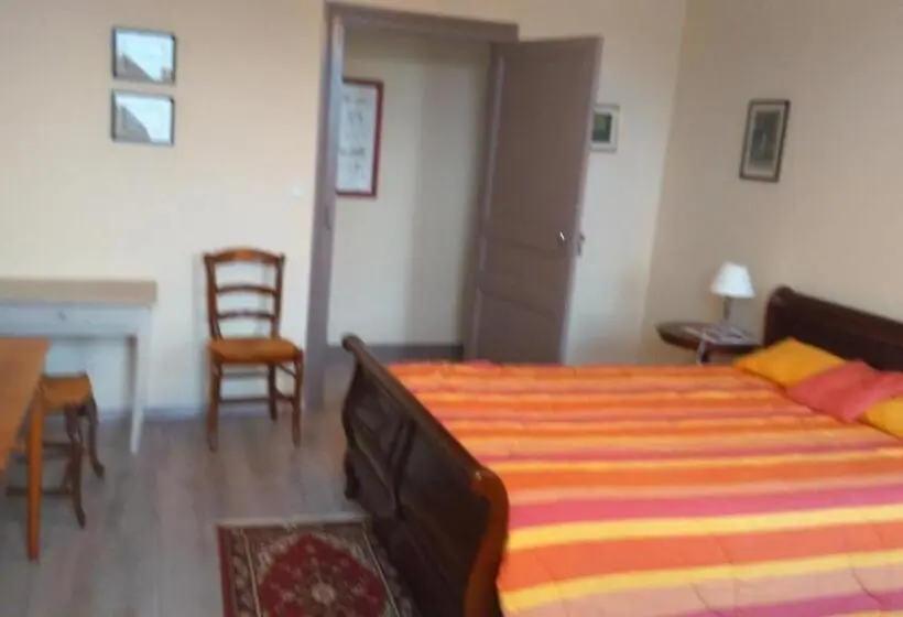 ３ベッドルームハウス, Chambres D'hôtes Saint Roch