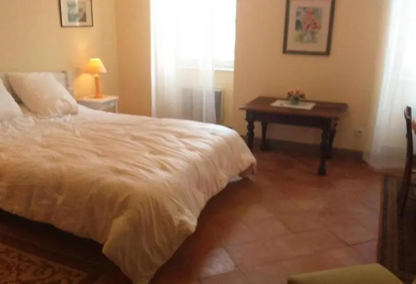 ３ベッドルームハウス, Chambres D'hôtes Saint Roch