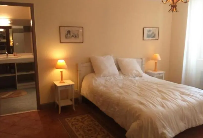 ３ベッドルームハウス, Chambres D'hôtes Saint Roch