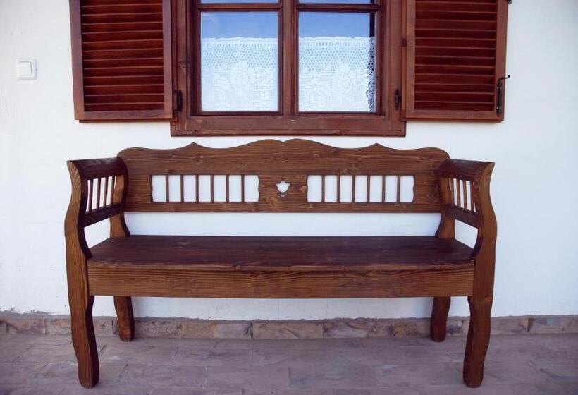 جناح غرفتين نوم, Matievics Borászat és Vendégház