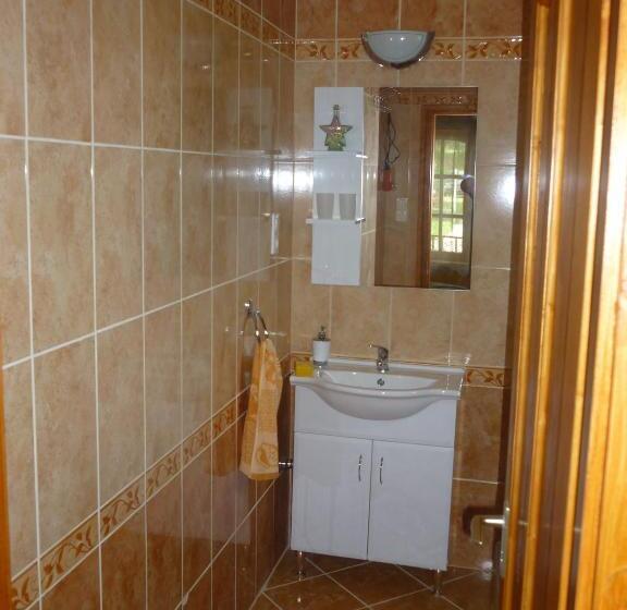 Дом 1 Спальня, Vadregény Vendégház