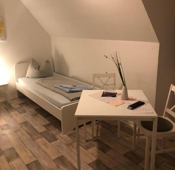 Номер Стандарт, Waldperle