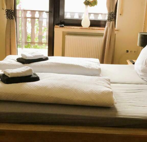 غرفة قياسية, Pension Zur Quelle