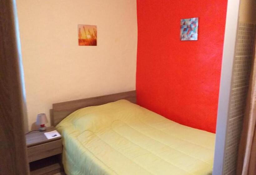 スタンダードルーム, Auberge De Cadenas