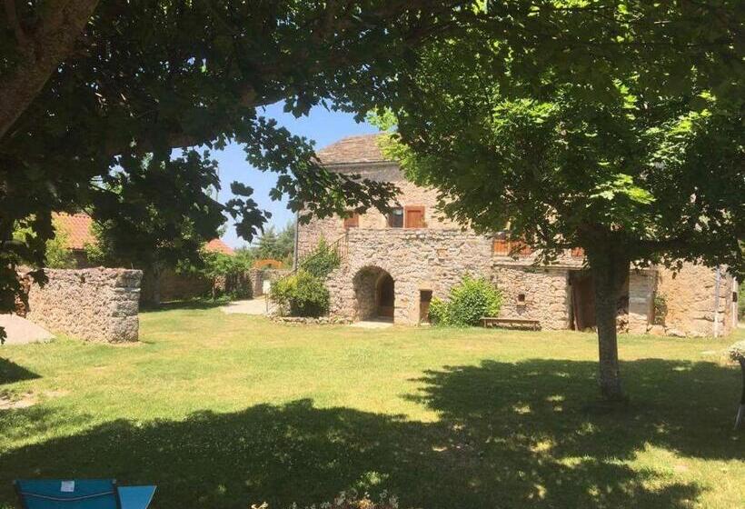 スタンダード4人部屋, Auberge De Cadenas