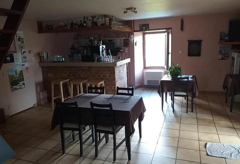 ファミリールーム, Auberge De Cadenas