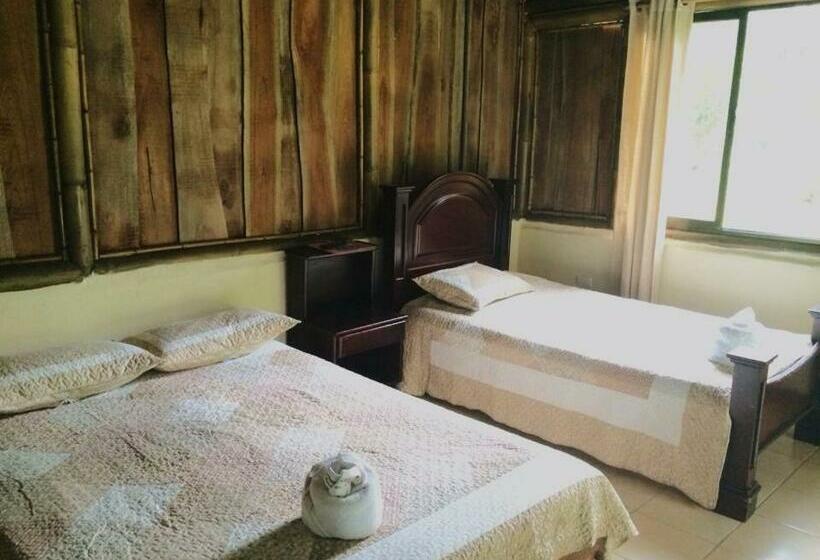 غرفة سوبيريور ثلاثية, Albergue De Montaña Talari