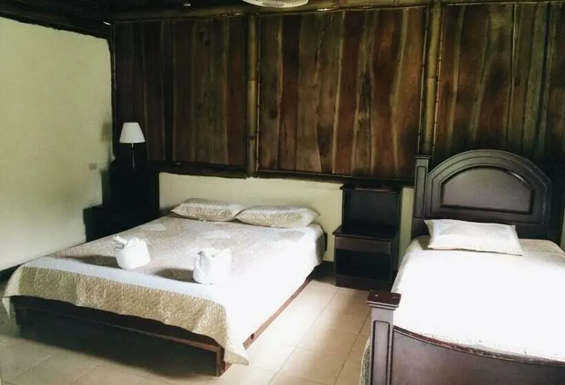 スーペリアトリプルルーム, Albergue De Montaña Talari