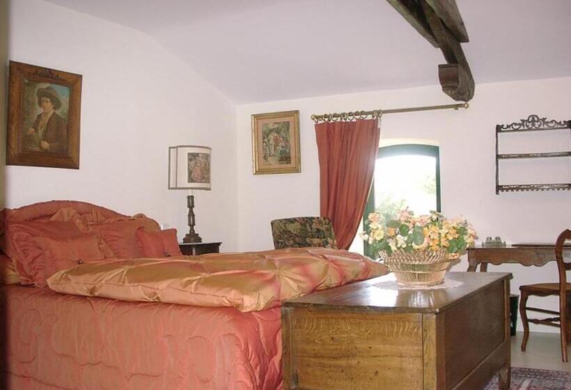 Номер Deluxe, Au Fond De La Cour