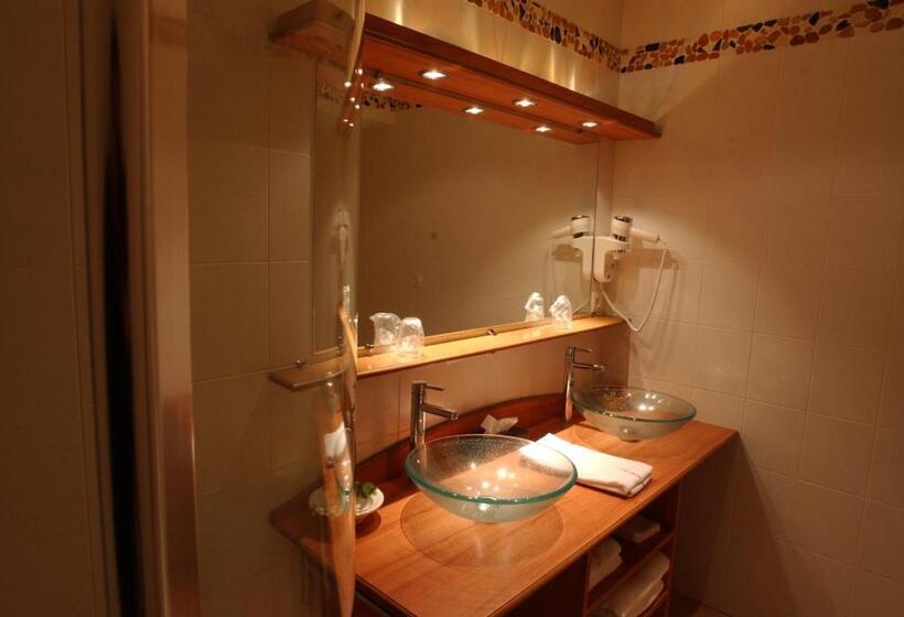 Номер Deluxe, Au Fond De La Cour