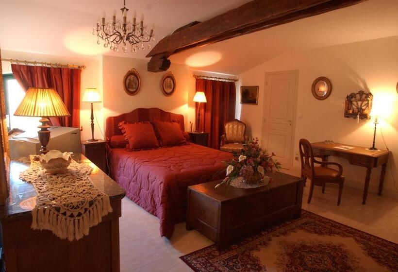 Люкс Повышенной Комфортности, Au Fond De La Cour