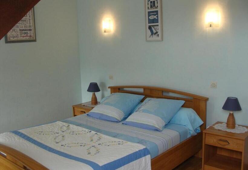 Standard room with outdoor bath, Chambres D'hôtes Le Petit Angle