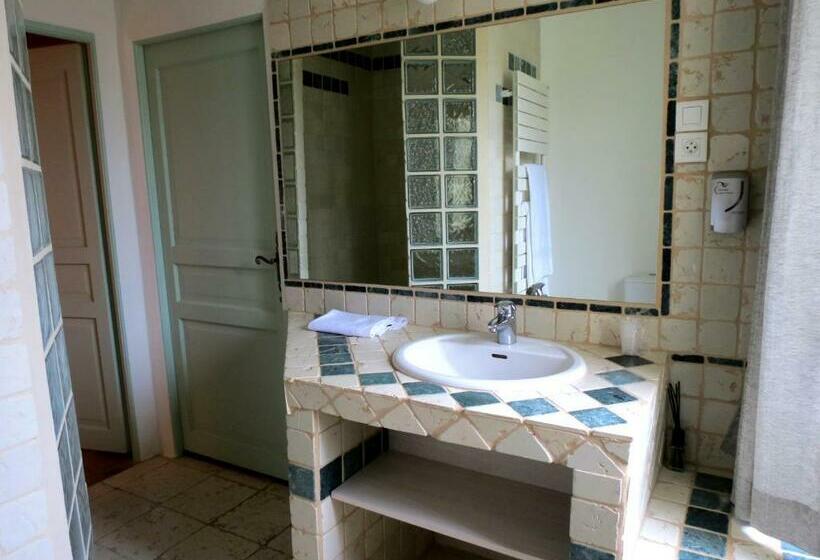 Номер Стандарт, L'escampe