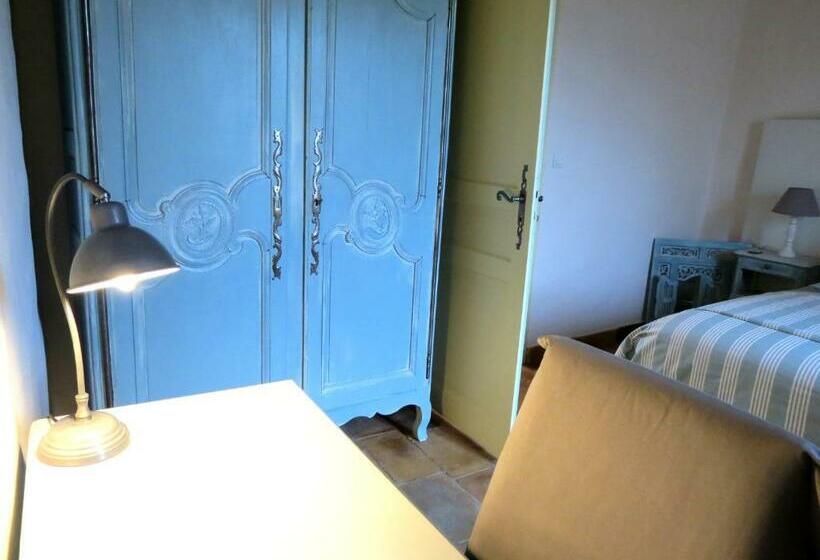 Номер Стандарт, L'escampe