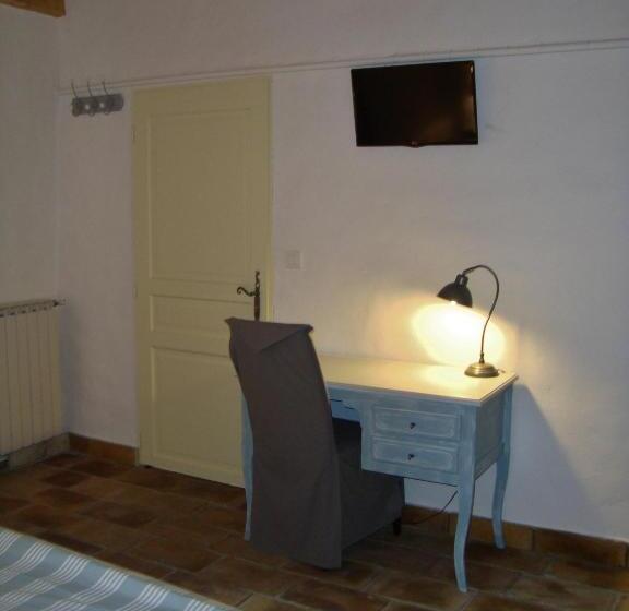 Номер Стандарт, L'escampe